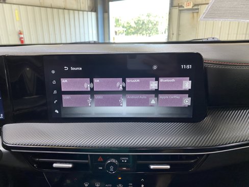 Used 2025 Nissan Kicks SR image 38