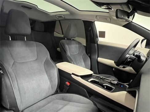 Used 2023 Lexus RZ 450e Premium image 10