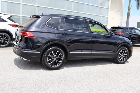 Used 2021 Volkswagen Tiguan SE image 9