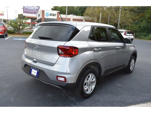 New 2025 Hyundai Venue SE image 5