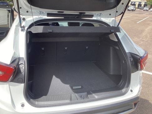 New 2025 Chevrolet Trax LT image 25