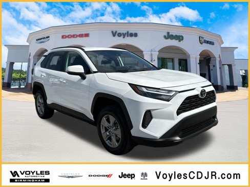 Used 2024 Toyota RAV4 XLE image 1