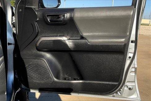 Used 2022 Toyota Tacoma SR5 image 25