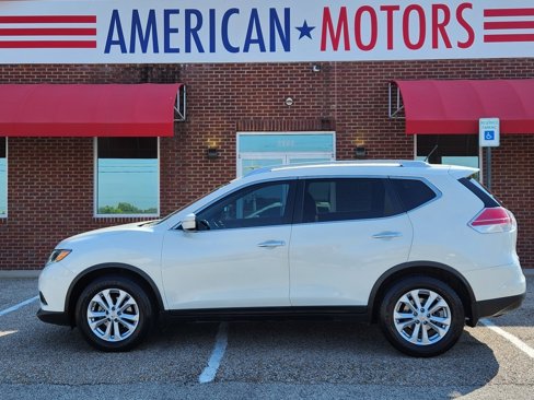 Used 2015 Nissan Rogue SV image 1