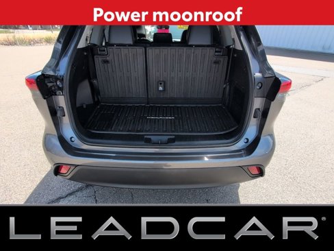 Used 2022 Toyota Highlander XLE image 10