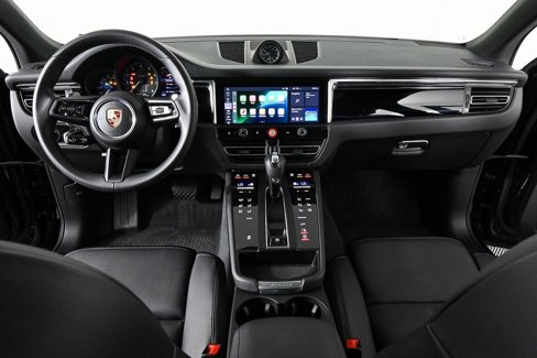 Certified 2025 Porsche Macan image 19