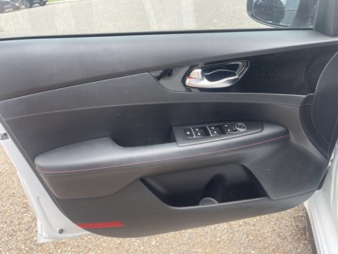 Used 2023 Kia Forte GT image 9