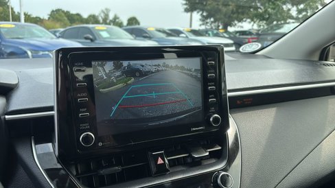 Used 2021 Toyota Corolla LE image 22