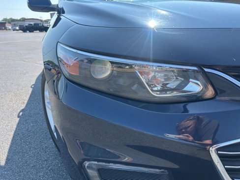 Used 2016 Chevrolet Malibu LT image 9