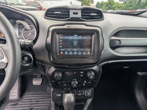 Used 2021 Jeep Renegade Sport w/ Sport Appearance Group image 16