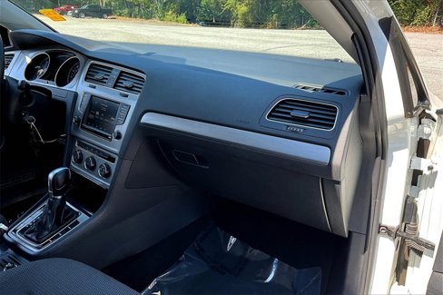Used 2017 Volkswagen Golf S image 26