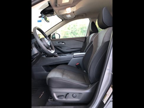 Used 2023 Nissan Rogue SV image 13