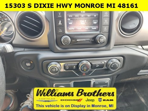 Used 2018 Jeep Wrangler Unlimited Sport image 10