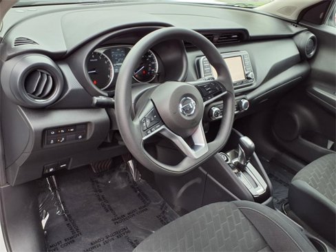 Used 2021 Nissan Kicks S image 27