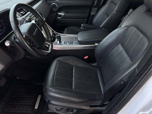 Used 2020 Land Rover Range Rover Sport HSE image 13