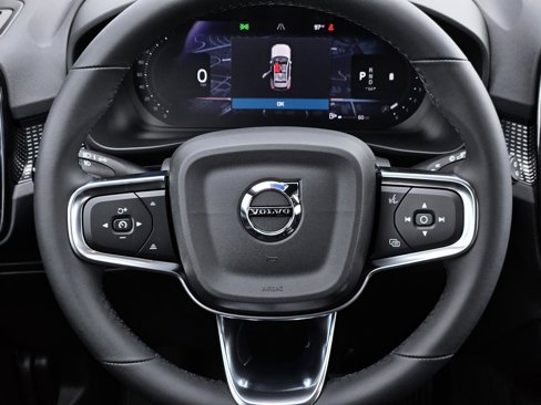 New 2026 Volvo XC40 B5 Ultra w/ Protection Package Premier image 32