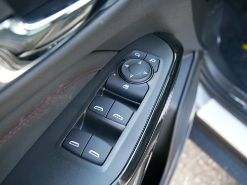 New 2025 Chevrolet Trax RS w/ Sunroof Package image 17