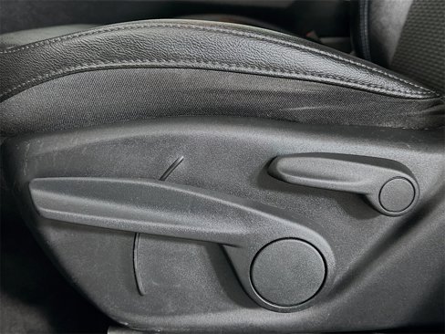 Used 2024 Jeep Compass Latitude image 21