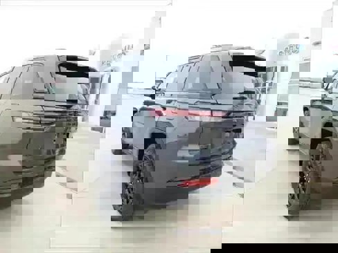 New 2025 Jeep Grand Cherokee Altitude image 3