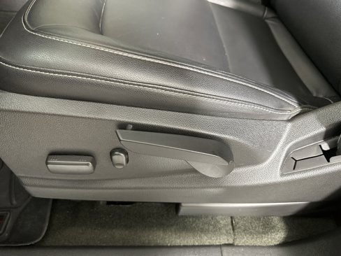 Used 2017 Chevrolet Colorado LT w/ Luxury Package, Chrome image 10