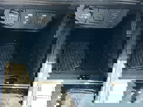 Certified 2025 Hyundai Elantra SEL image 34