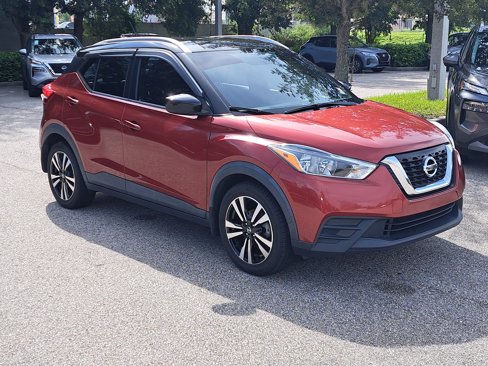 Used 2019 Nissan Kicks SV image 3