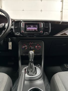 Used 2018 Volkswagen Beetle 2.0T S image 24