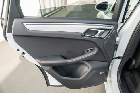 Used 2022 Porsche Macan image 32