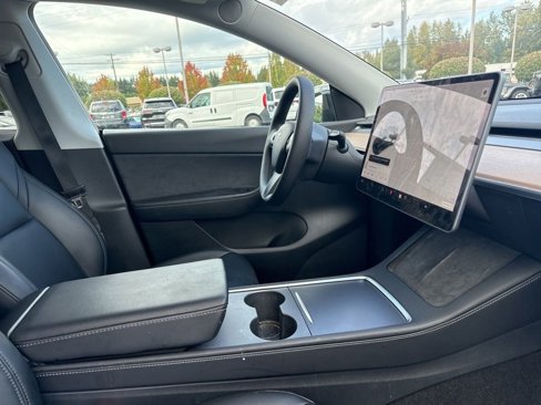 Used 2021 Tesla Model Y Long Range image 17