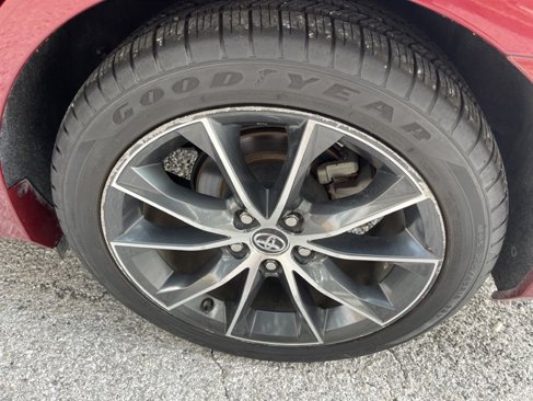 Used 2015 Toyota Camry XLE image 23