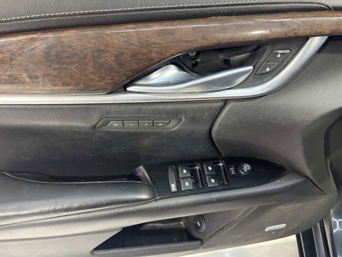 Used 2014 Cadillac XTS Premium image 18