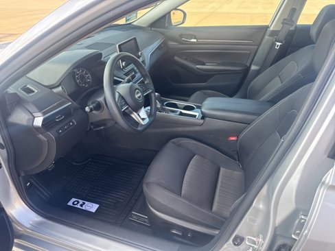 Used 2024 Nissan Altima 2.5 SV image 13