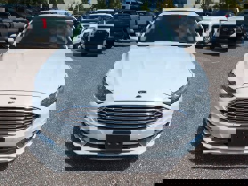 Used 2018 Ford Fusion SE w/ Equipment Group 201A image 9