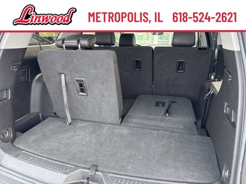 Used 2023 GMC Acadia SLT image 13
