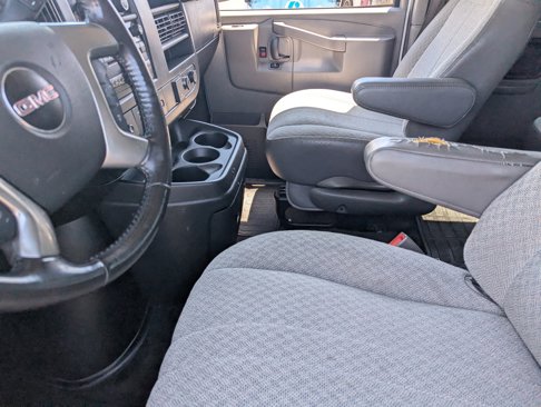 Used 2017 GMC Savana 2500 LT w/ LT Preferred Equipment Group image 17