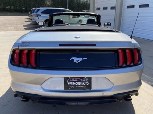 Used 2022 Ford Mustang Premium image 9