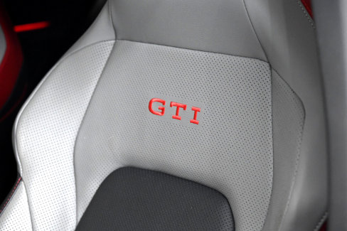 Used 2024 Volkswagen GTI SE image 21