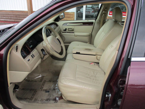 Used 2006 Lincoln Town Car Signature image 16