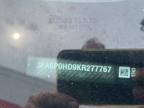 Used 2019 Ford Fusion SE image 9