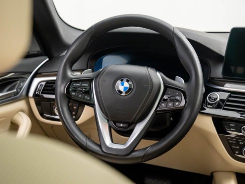 Certified 2022 BMW 530i xDrive w/ Premium Package image 10