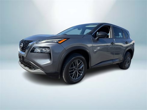 Used 2023 Nissan Rogue S image 2