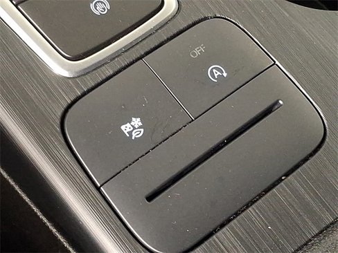 Used 2021 Ford Escape SE image 25