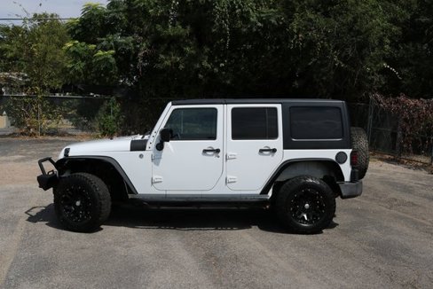 Used 2015 Jeep Wrangler Unlimited Sport w/ Max Tow Package image 2