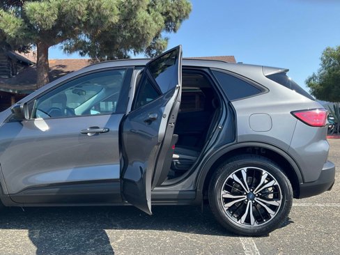 Certified 2022 Ford Escape SE w/ SE Sport Appearance Package image 46
