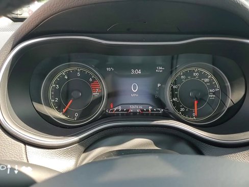 Used 2023 Jeep Cherokee Altitude Lux image 16