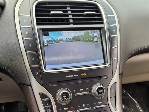 Used 2019 Lincoln Nautilus Reserve image 17