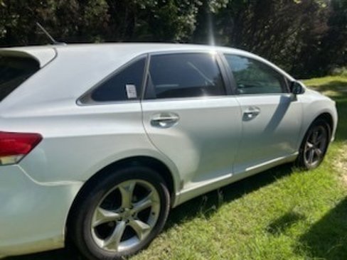 Used 2010 Toyota Venza image 1