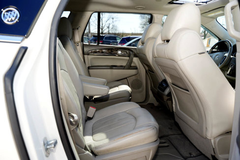 Used 2014 Buick Enclave Leather w/ LPO, Cargo Convenience Pkg image 24