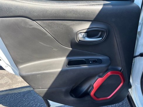 Used 2016 Jeep Renegade Trailhawk w/ Premium Trailhawk Package image 14