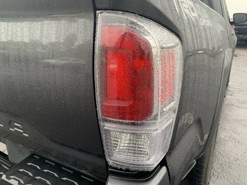 Used 2022 Toyota Tacoma TRD Sport w/ TRD Premium Sport Package image 33